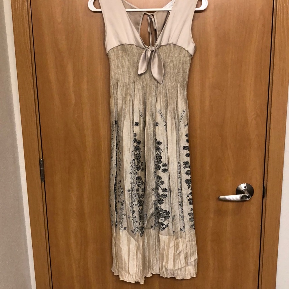 LN Adorable Papillon Blanc dress, lightweight